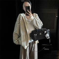 复古撞色条纹连帽针织衫外套女秋冬宽松学院风软糯拉链毛衣开衫女