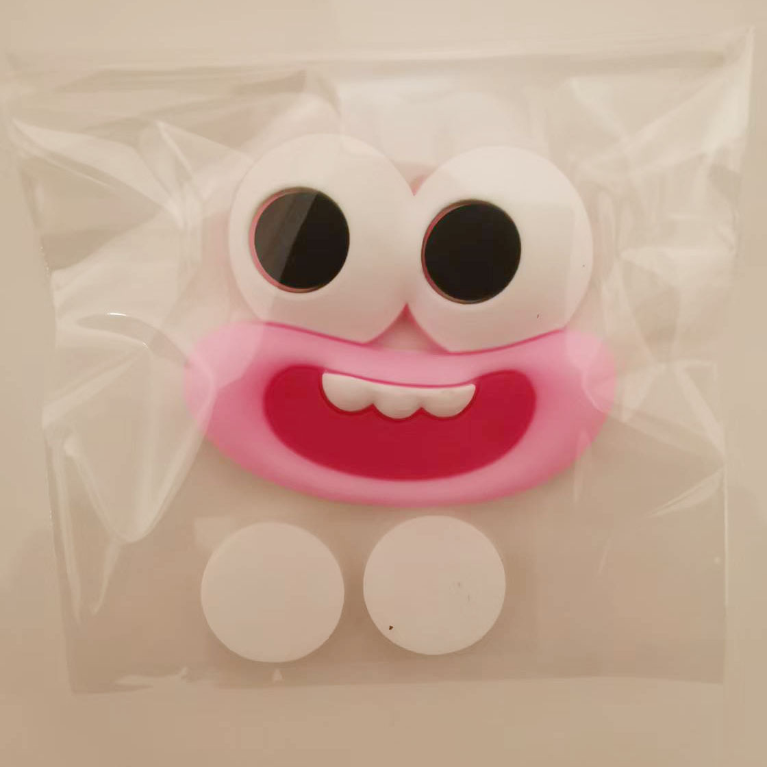 Pink toothy mouth + glue individually packaged