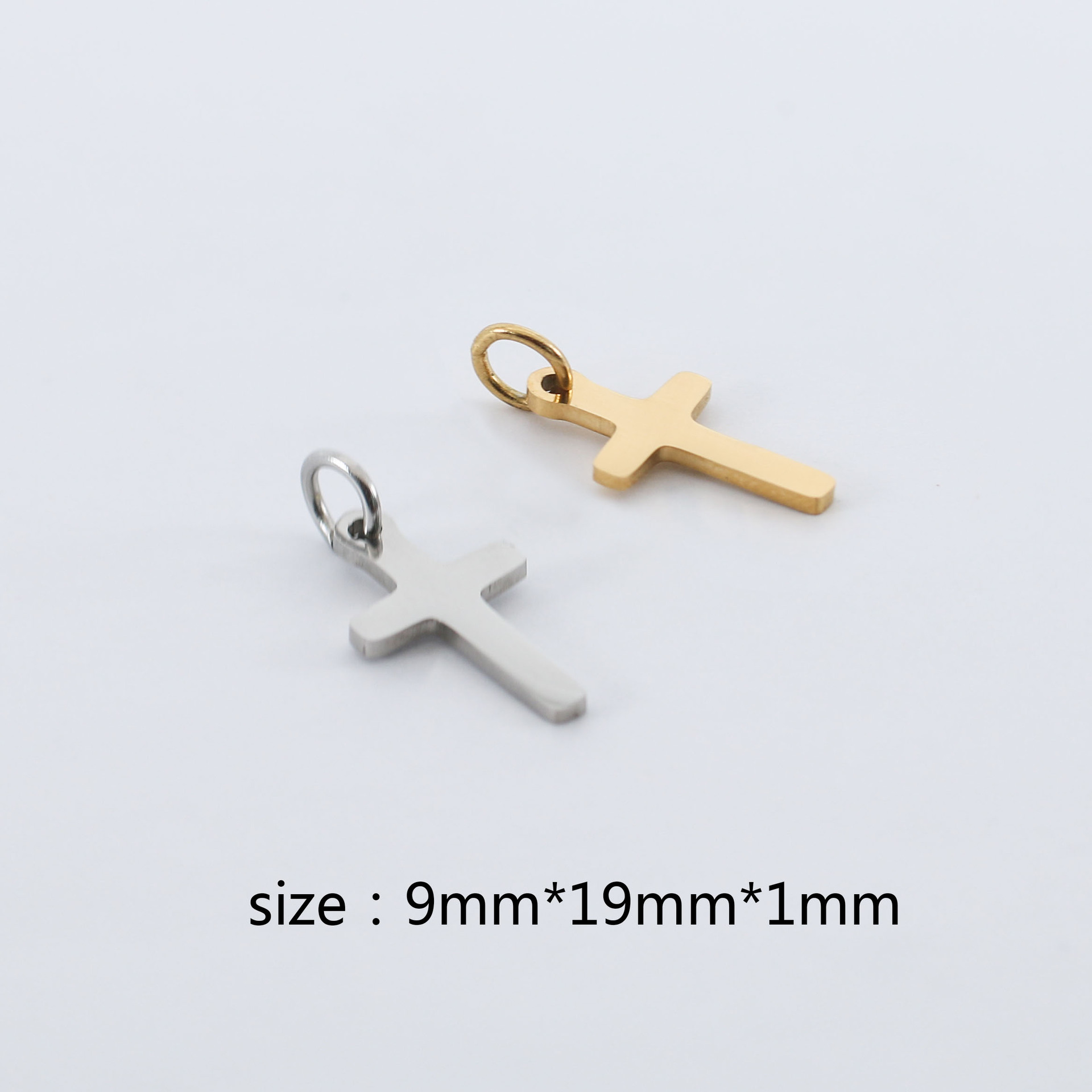 5 PCS/Package Quantity 304 Stainless Steel Material 5 PCS/Package 9*19mm 304 Stainless Steel Cross Pendant