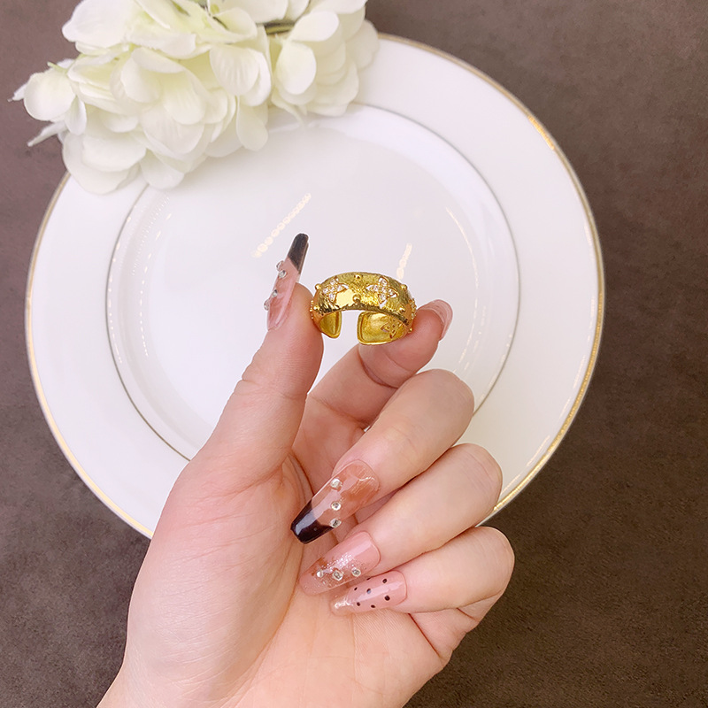 Anillo de oro antiguo vietnamita de diamantes retro puntos de cuatro hojas flor anillo de seda de dibujo de joyas de alta moda