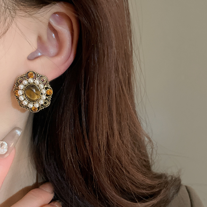 Geometric Pattern 1 Pair Elegant Retro Geometric Alloy Tiger Eye Rhinestones Ear Studs