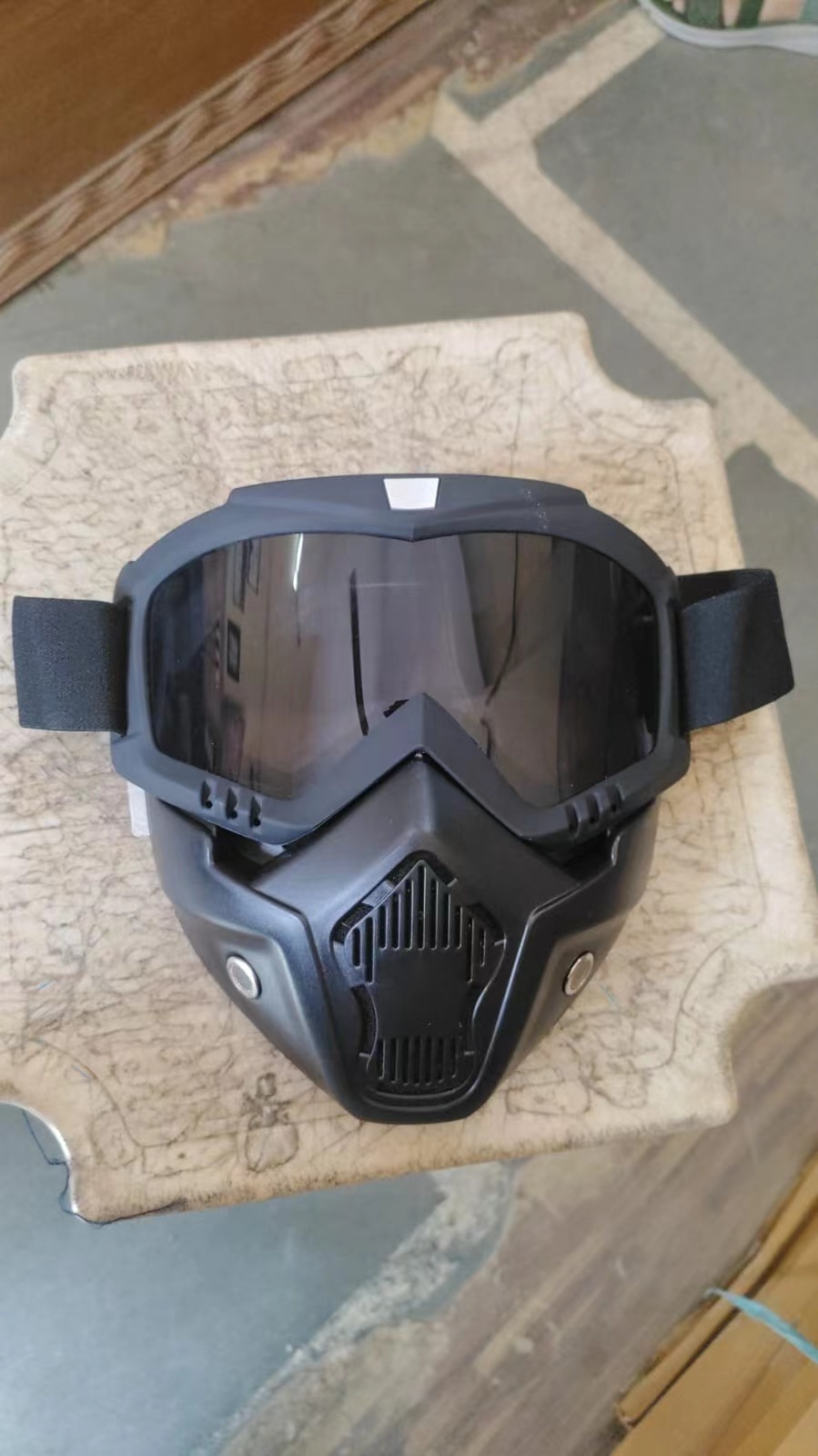 кусочки чая в черной рамке