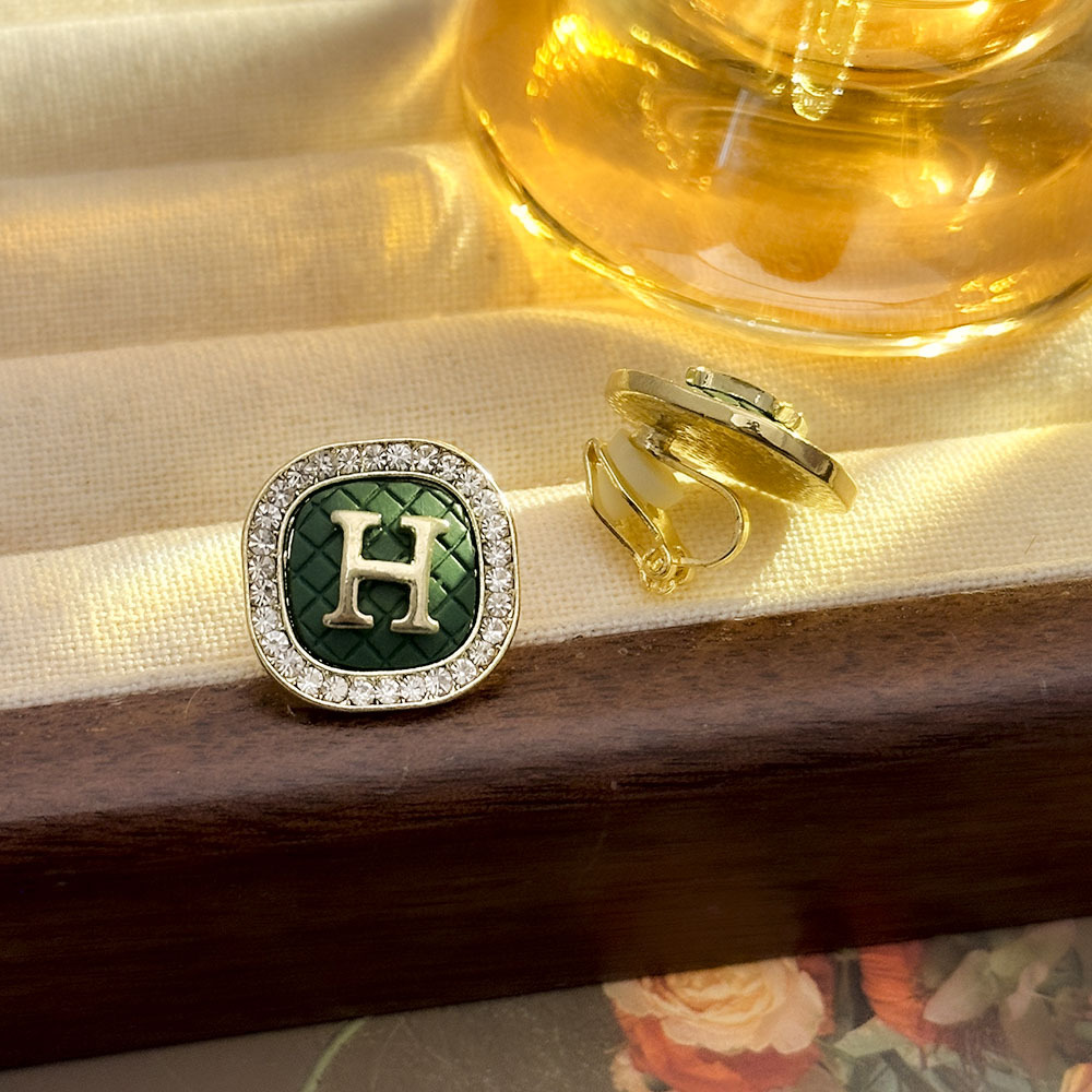 Pendientes de letras H geométricas con incrustaciones de diamantes de fragancia pequeña, pendientes de alta calidad indoloros sin agujeros para las orejas, pendientes de temperamento de moda de lujo ligero