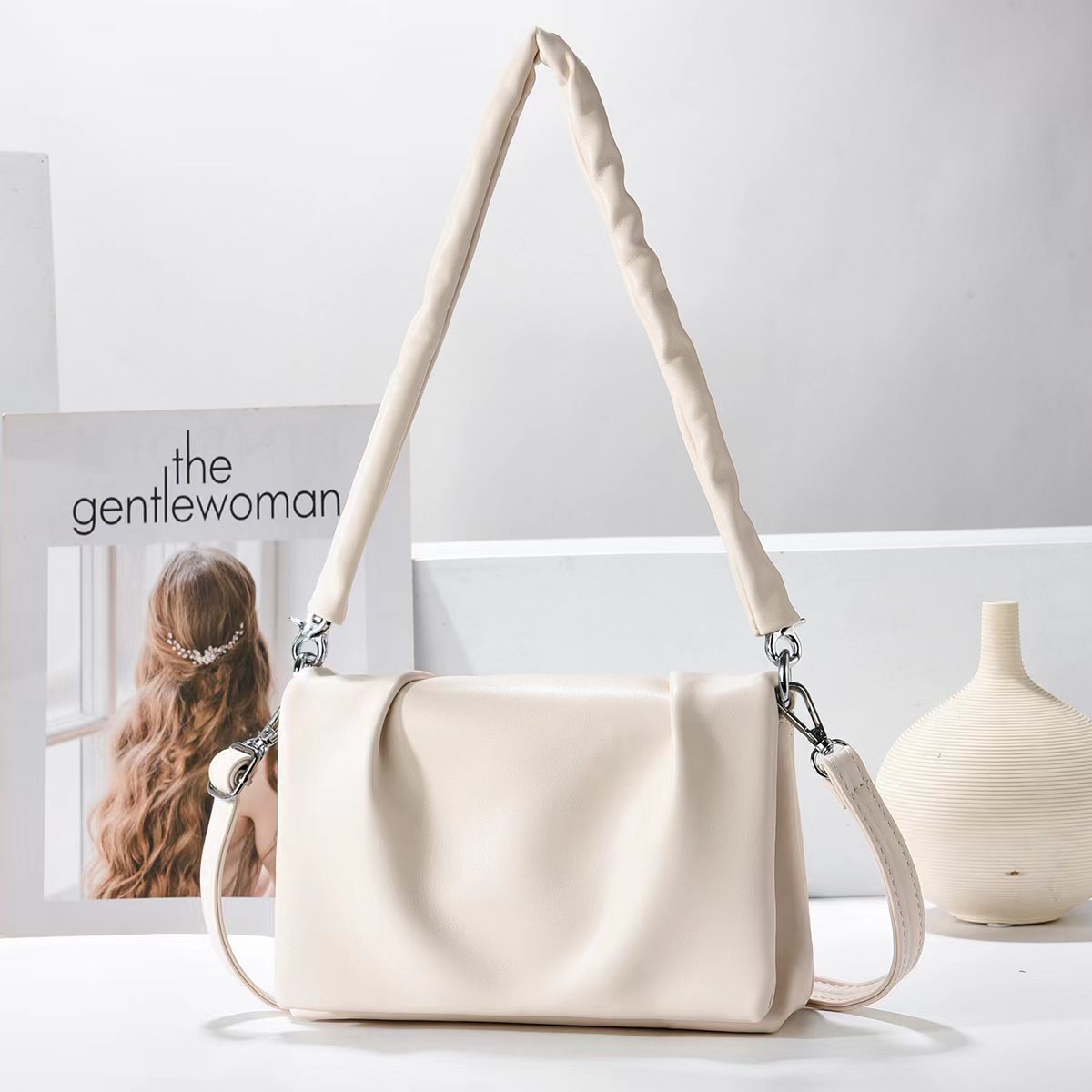 Gran capacidad de estilo extranjero versátil bolso de mano simple 2025 nuevo bolso de alto rendimiento bolso de hombro para mujeres image 8