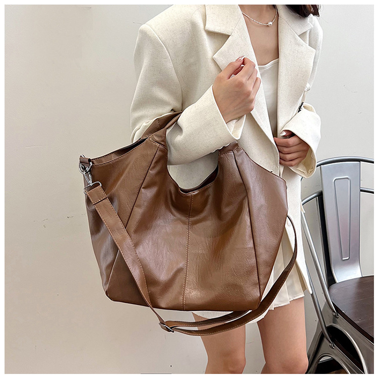 Cross-border large-capacity women's 2024 new style fashionable retro single-shoulder crossbody bag, trendy and simple commuter tote bag undefined