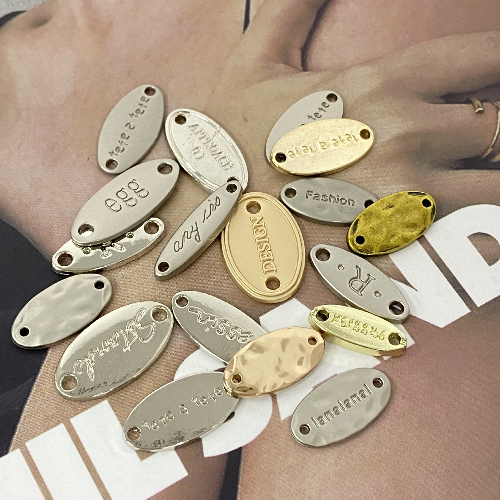 椭圆五金属标商标铭牌时尚字母百搭牛仔裤外套钮扣服装辅料装饰扣