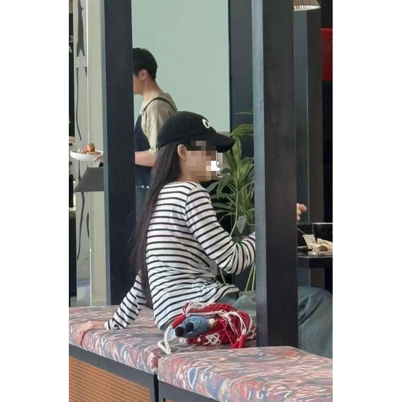 孙乐言同款假两件V领黑白条纹长袖T恤女早秋新款巨好看打底衫上衣|undefined