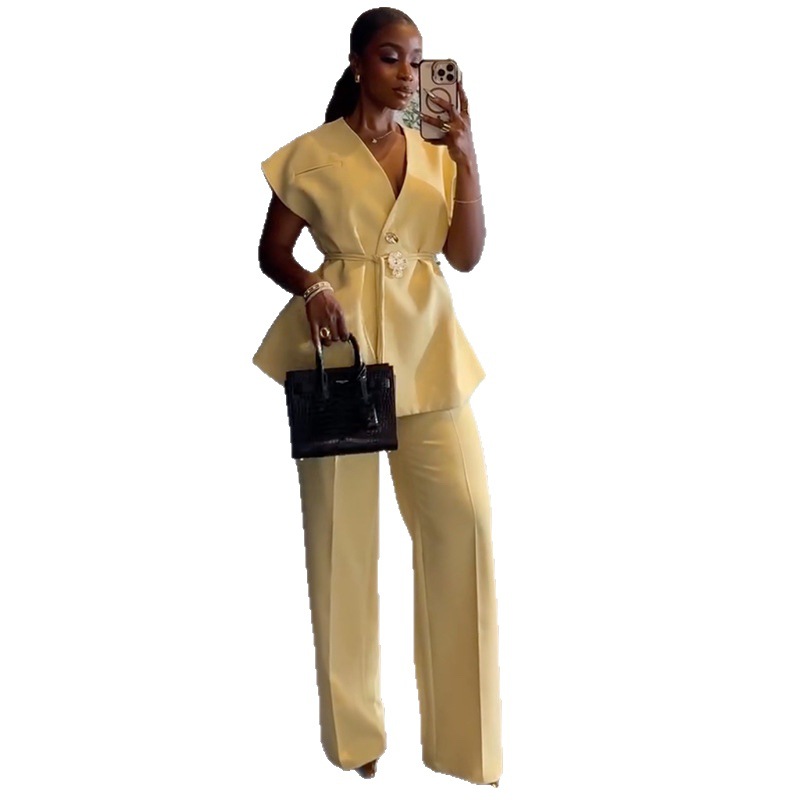 Damenmode: Set aus kurzem, ärmellosem Top mit V-Ausschnitt, Bindegürtel und weit geschnittener Hose im europäischen und amerikanischen Stil für den Frühling_voghion.com