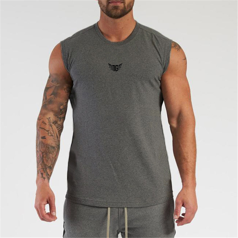 Marca de moda para hombre Chaleco de fitness Culturismo Entrenamiento muscular Chaleco deportivo Cuello redondo Camiseta sin mangas delgada sin mangas Tank top