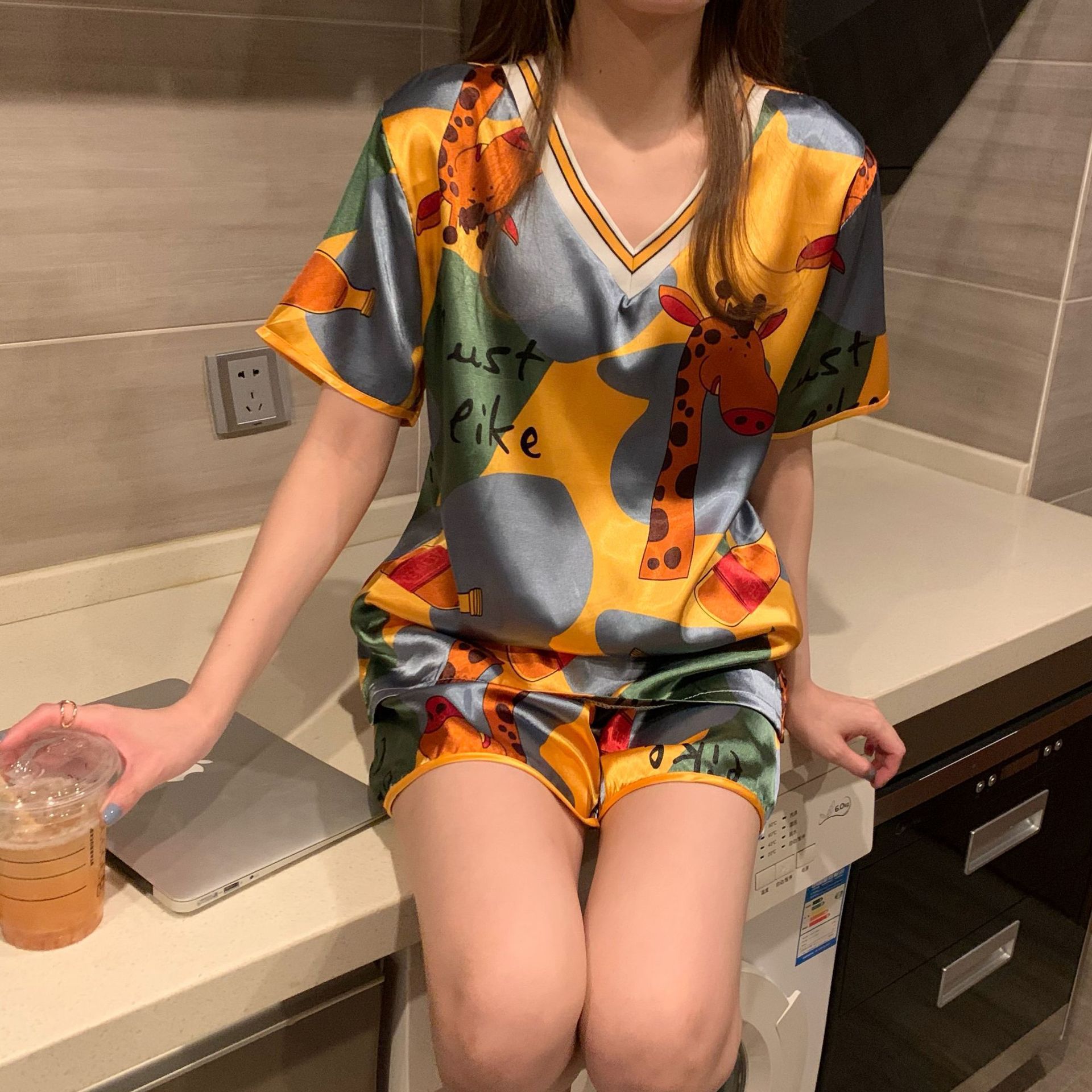 Pijamas de verano de las mujeres de manga corta de seda de hielo sexy verano de las mujeres delgadas más el tamaño desgaste del hogar de dos piezas con cuello en V traje de pantalones cortos image 36