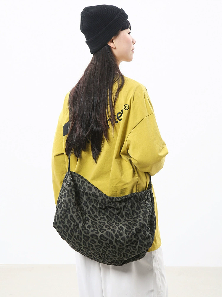 Capacious trend one-shoulder bag, fashionable shoulder bag