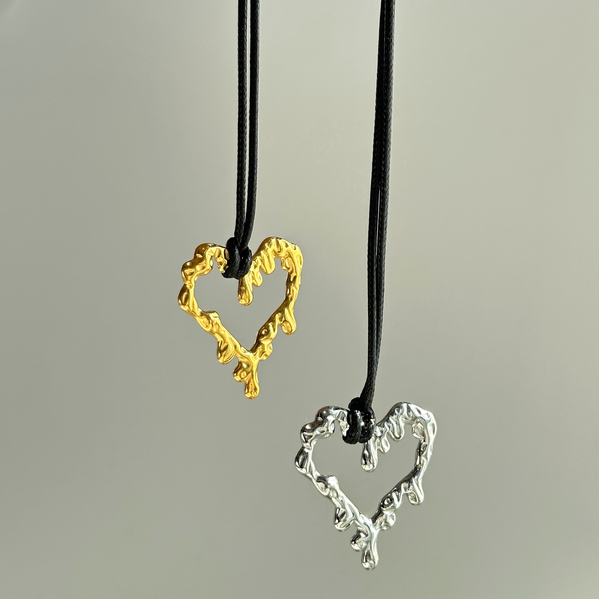 18g Weight Ion Plating (IP) Gold Plating Process Earrings, Necklace Classification 1 Piece, 1 Pair Quantity Daily, Street Occasion 304 Stainless Steel, Titanium Steel Material Heart Shape Pattern Women's Gender Retro, Classic Style Style Wholesale Retro Classic Style Heart Shape Titanium Steel Earrings Necklace 1
