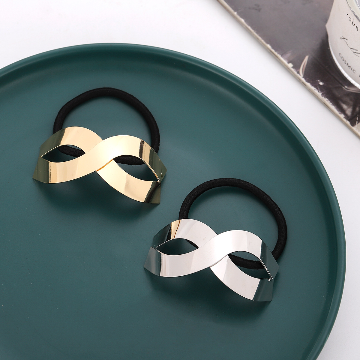 Estilo coreano Simple Red de las mujeres alto elástico de metal cepillado cuerda del pelo lazo banda de goma del pelo cuerda del pelo temperamento banda de pelo tocado