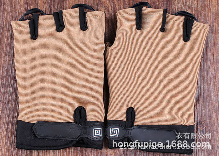 Primavera y verano guantes de equitación al aire libre de conducción delgada sombrilla táctica hombres y mujeres 51 fitness deportes medio dedo guantes