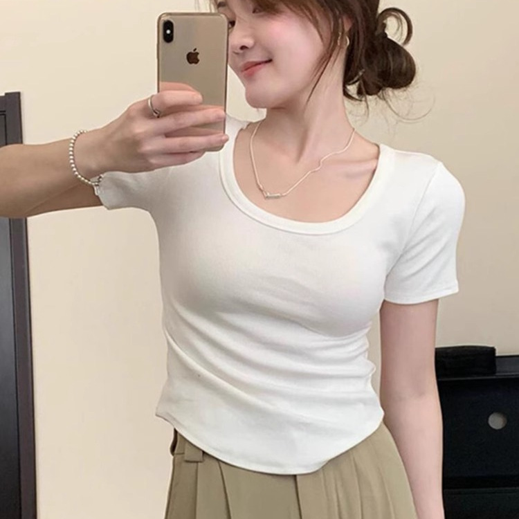 American-style slim-fit, figure-flattering, straight-shoulder T-shirt for cool girls. 2025 summer design sense, niche style women's short-sleeved Hong Kong retro top