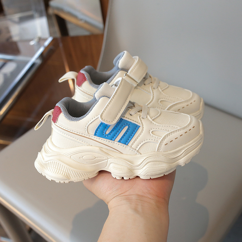 Nuevos zapatos de cuero para niños coreanos zapatos de bebé zapatos deportivos para niños 2024 otoño niños zapatos de papá al por mayor