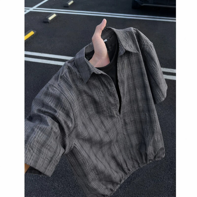 American-style minimalist plaid faux two-piece short-sleeve shirt for men, new summer model, relaxed and versatile, loose casual shirt American-style minimalist plaid faux two-piece short-sleeve shirt for men, new summer model, relaxed and versatile, loose casual shirt