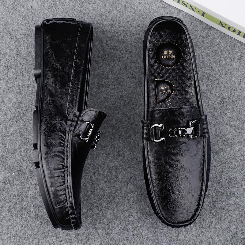 Zapatos de hombre de cuero real 2025 nuevos zapatos de negocios británicos transpirables con suela suave zapatos casuales perezosos con un pie zapatos para hombre