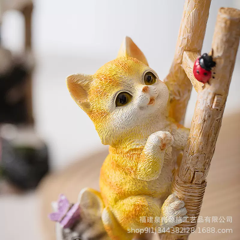 两只小猫咪爬楼梯树脂家居摆件可爱萌宠猫迷你卡通花园爬楼梯玩耍