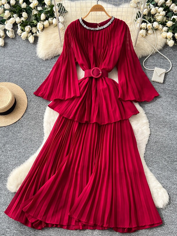 Heavy-Duty Rhinestone-Embellished Flared Sleeve Pleated Sequin Dress for Women, Red, Waist-Cinching, Slimming A-Line Gown with a Grand Hem, Elegant Style