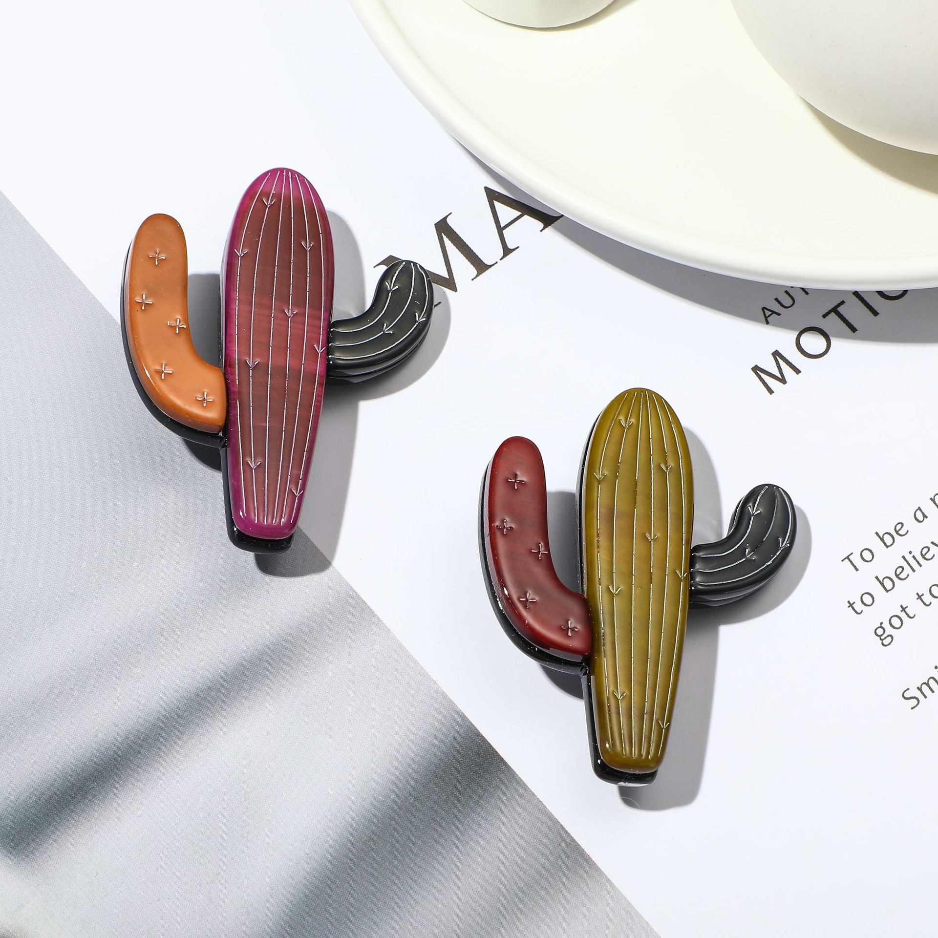Original Design Personalized Cactus Acrylic Brooch Niche Cute Versatile Jewelry High-End Coat Pin