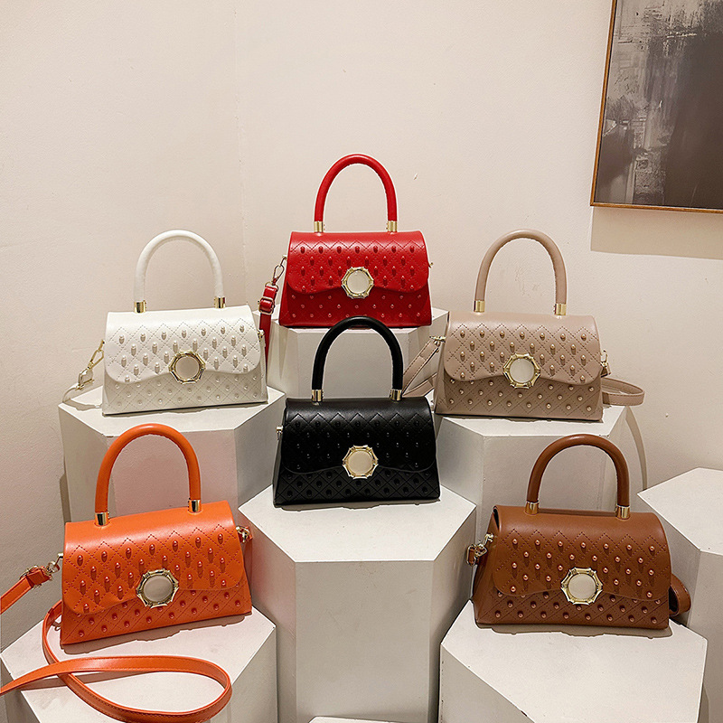 Women's Cross-Body Small Square Bag Luxury Handbag Diamond Pattern Versatile Studded Shoulder Bag New Style_voghion.com