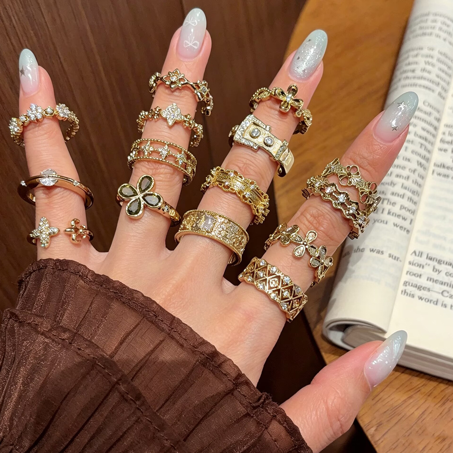 Coffee gold retro floral ring, a luxurious and unique piece with a high-end feel, designed for layering, featuring a lace trim, and perfect for the index finger, offering a fashionable and individual style