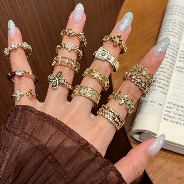 Coffee gold retro floral ring, a luxurious and unique piece with a high-end feel, designed for layering, featuring a lace trim, and perfect for the index finger, offering a fashionable and individual style