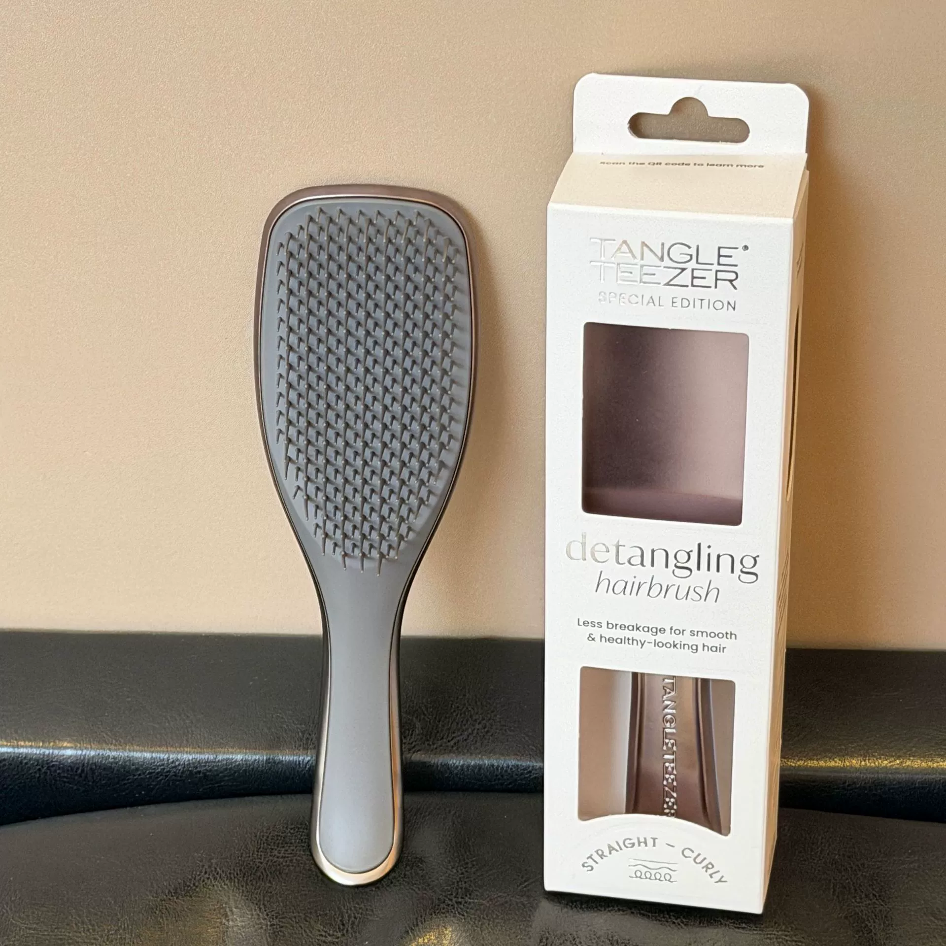 Curly handheld anti-static scalp massager, portable volume-boost brush, 22.5 cm lightweight