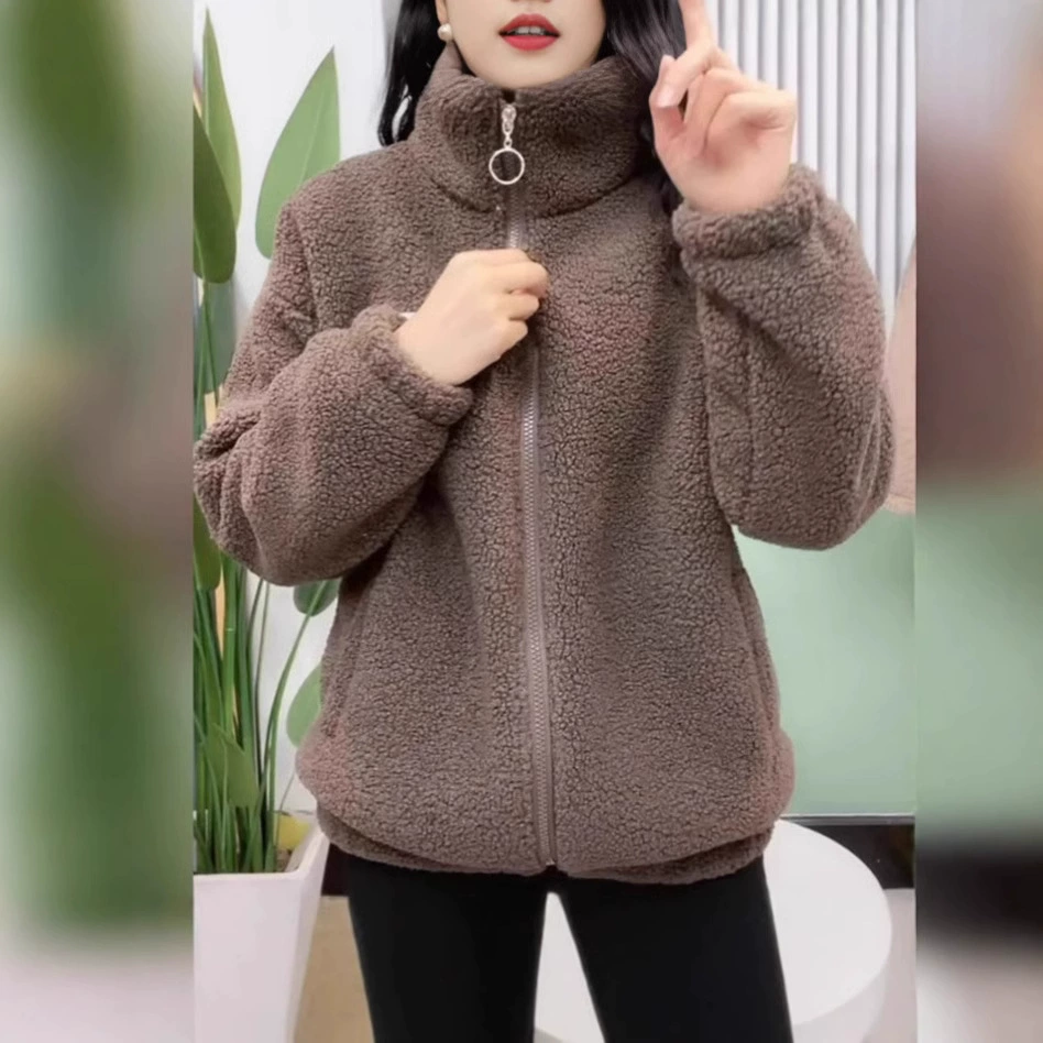 Зимняя утолщенная бархатная верхняя одежда, теплая одежда для мам, возрастной женский флисовый кашемировый свободный топ для похудения