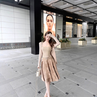 實拍 2025性感復古修身吊帶+蕾絲花邊針織防曬開衫+半身傘裙套裝