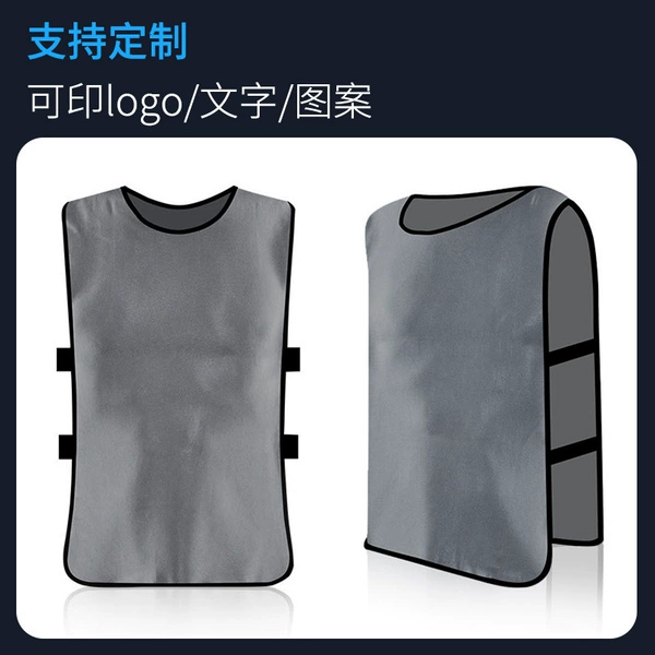 There are flat cloth-silver gray