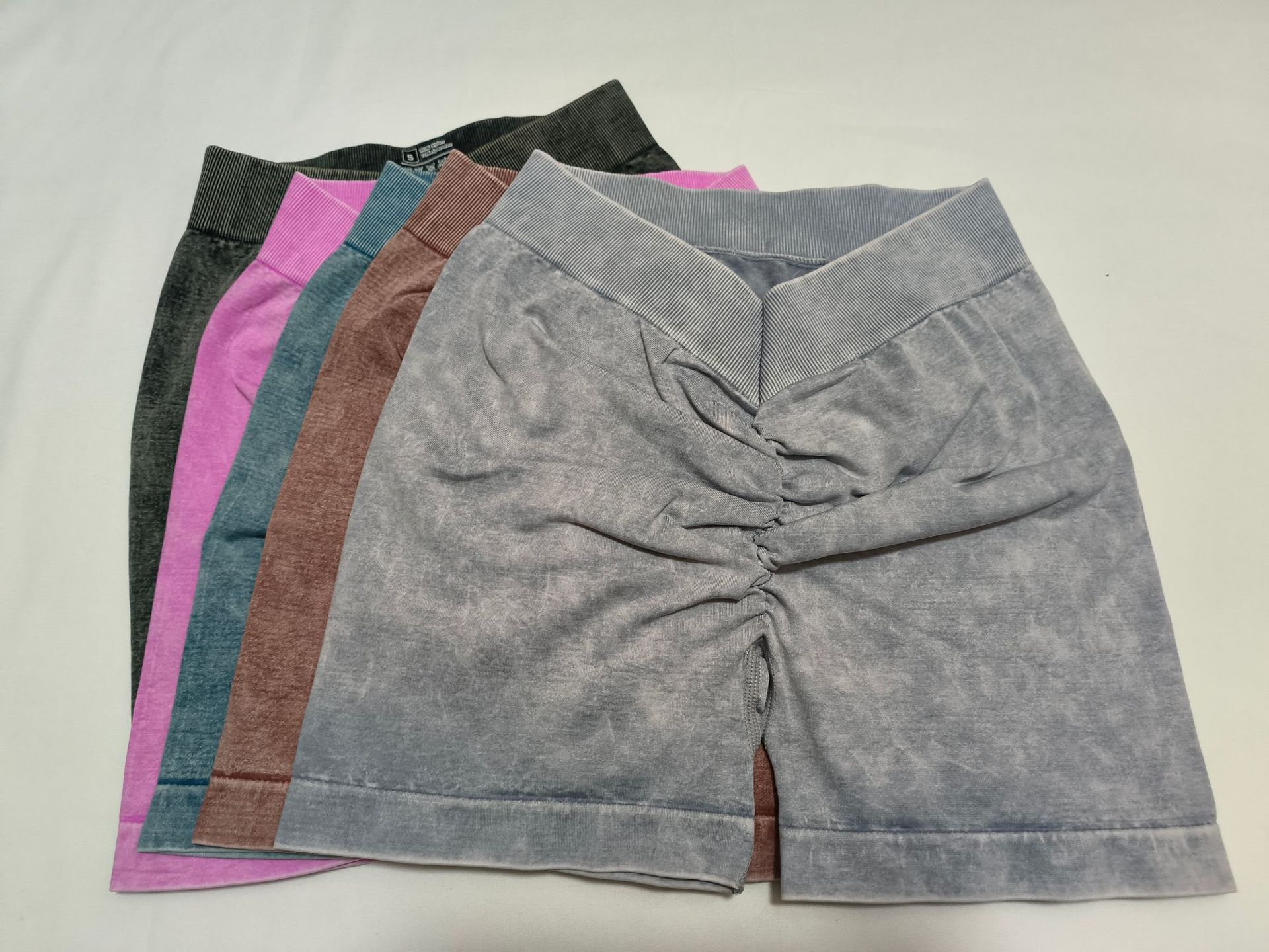 Women's Clothing Sports seamless high elastic enlarged V waist V back peach hip washed frosted tight short sleeved shorts and trousers suit_voghion.com