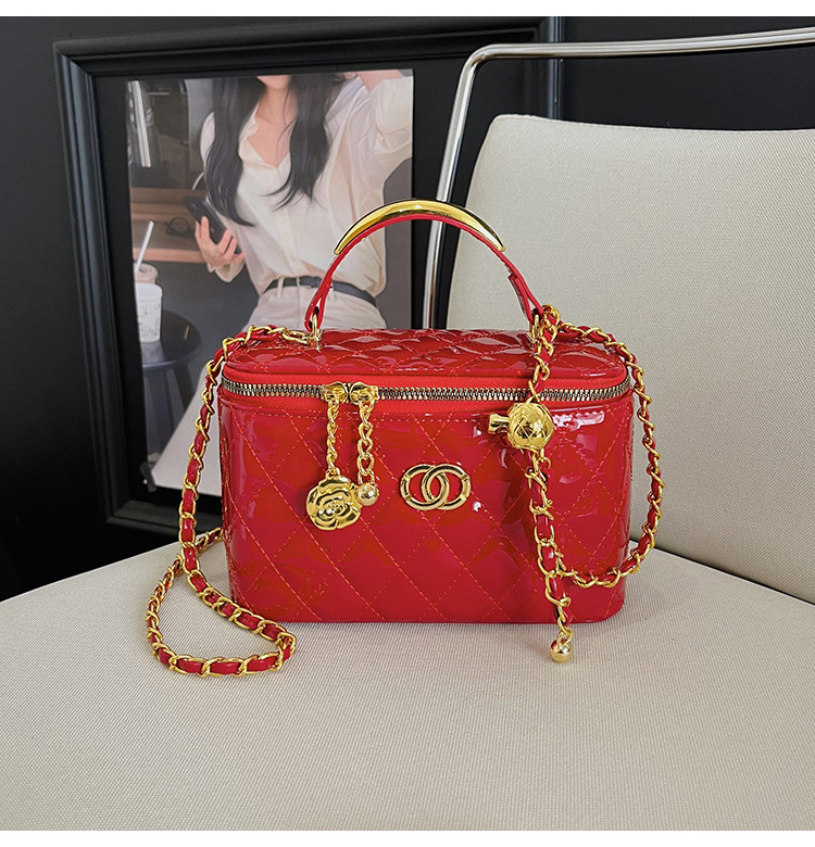 Bolso de mujer caja de mano de verano bolso pequeño 2026 nuevo estilo de alto nivel sensación pequeña fragancia estilo diamante cadena mochila