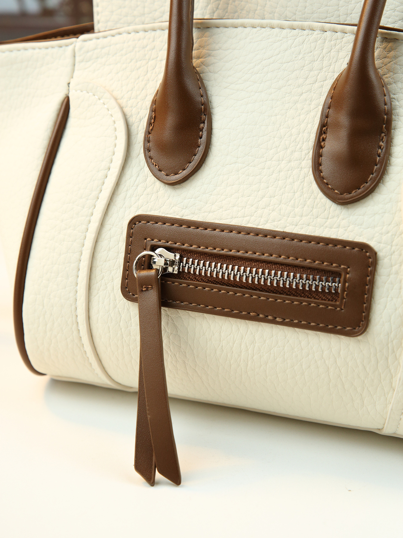 Women's Retro Colour Block Smiley Face Large Pu Leather Tote Bag_voghion.com