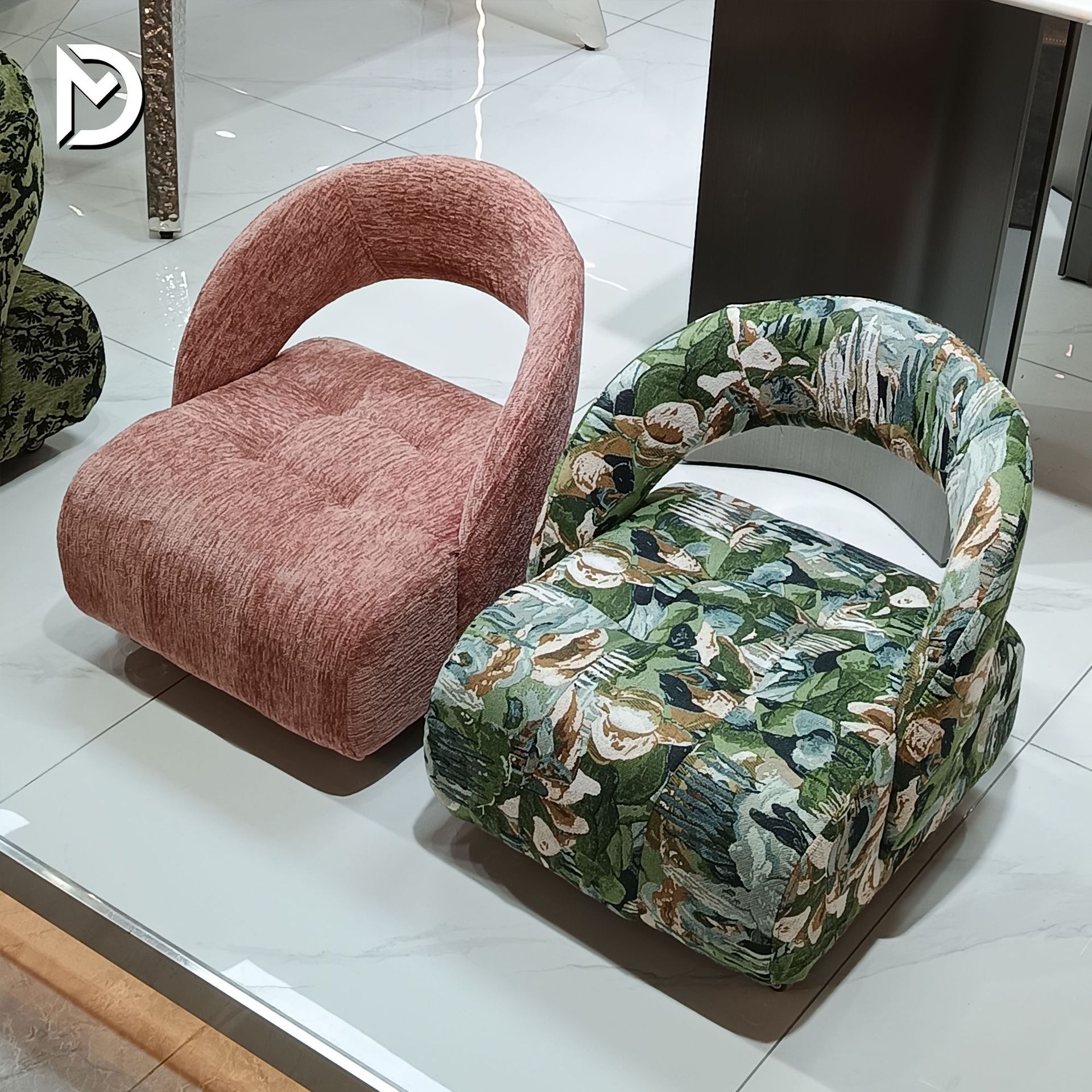 Genuine Leather Swivel Small Stool for Living Room, High-End Feel, Small Wheeled Bench, Sofa Stool, Shoe-Changing Chair with Backrest