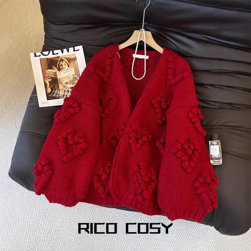 In-Stock New Spring Vintage Style Handmade Sweater with Heart-Shaped Buttons, Long-Sleeve Short Women's Sweater Coat