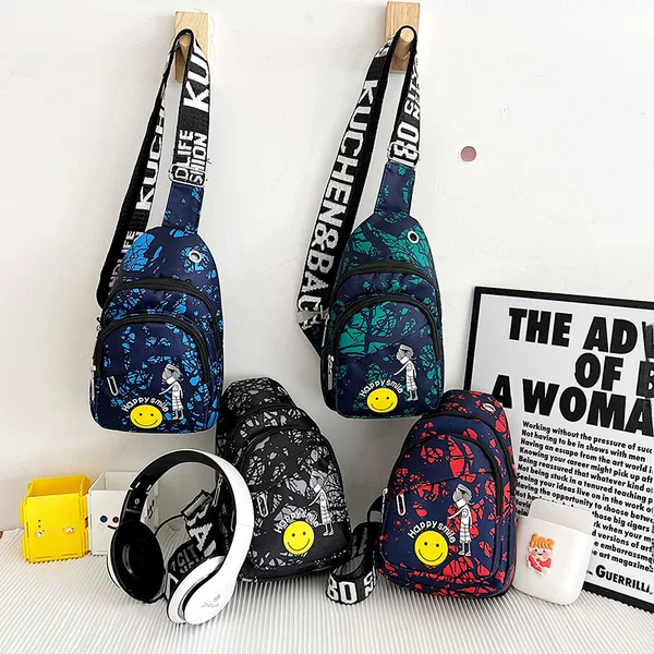 Children's chest bag 2023 new boys and girls fashion smiley face printed shoulder bag travel fashion casual mini bag