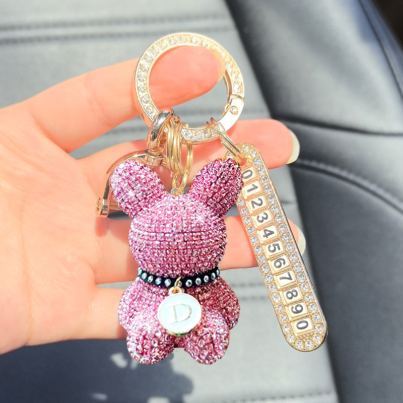 Clavieres de automóviles llenas de dibujos animados conejito llavero letras dibujos animados exquisitos colgantes de llaves de chicas regalos
