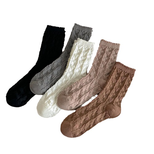 Autumn and winter retro socks for women mid-tube bubble mouth vertical striped socks solid color embossed black and white student JK style Lolita socks