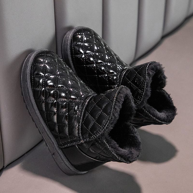 Botas de nieve para niñas Botas de algodón grueso forradas de lana para niños 2022 invierno Nuevas botas cortas impermeables para niños zapatos de algodón para bebés moda
