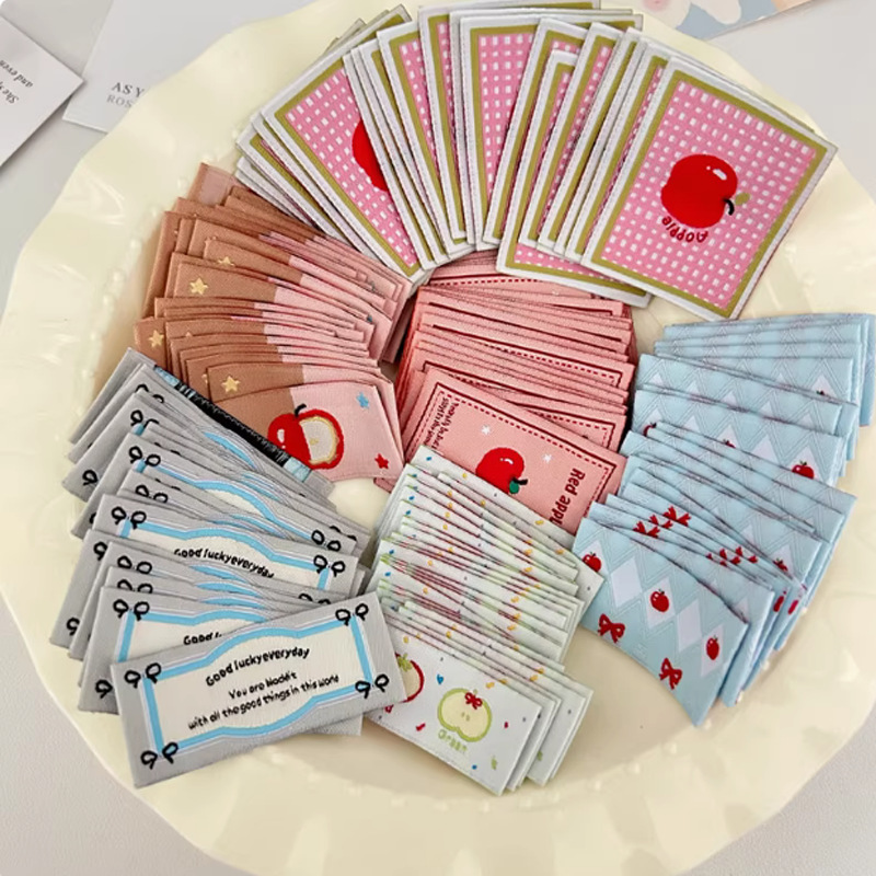 スポット漫画布ラベル高密度洗濯ラベル DIY 刺繍布ステッカー小さな新鮮なハンドブック衣類装飾カラフルな織ラベル|undefined