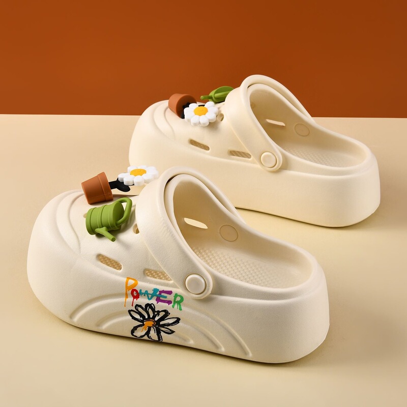 Croc-Style Shoes for Women, 2025 New Summer Model, Cute Cartoon Floral Sandals for Students, Height-Increasing, Non-Slip, Closed-Toe Slippers