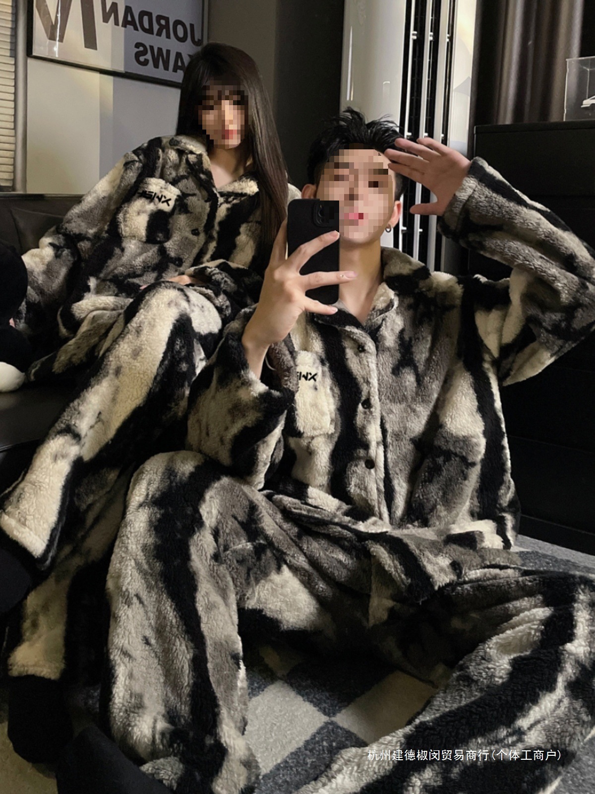 情侣睡衣珊瑚绒冬季加绒加厚黑色高级感可外穿家居服男女时尚套装