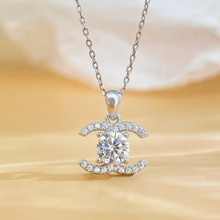 Cross-border Live S925 Sterling Silver Necklace Female Moissanite Small Fragrance High-grade 1 karat D Color Moissanite Necklace Female