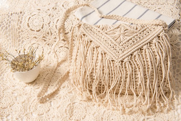 cotton rope Material Solid Color Pattern Women's Medium Spring&summer Cotton Rope Vacation Straw Bag
