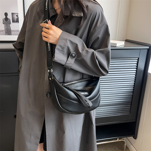 This year's popular texture niche design bags  new women's bags summer style versatile crossbody bag dumpling bag