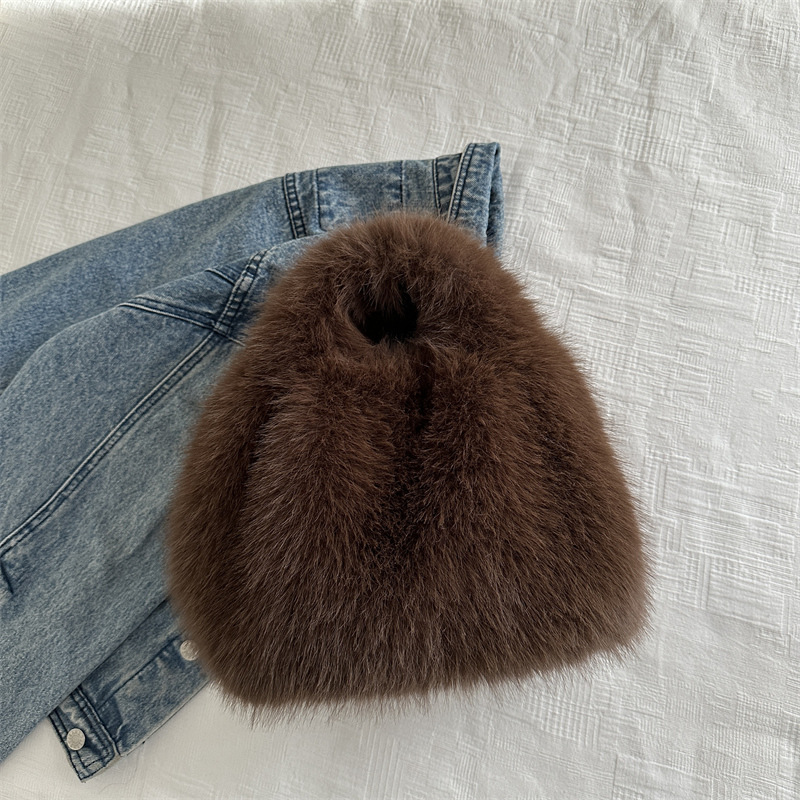 Bolsa de mano para mujeres nuevo estilo de peluche de color sólido simple y popular bolsa de lana de aire exterior temperamento casual textura de viaje de hombro