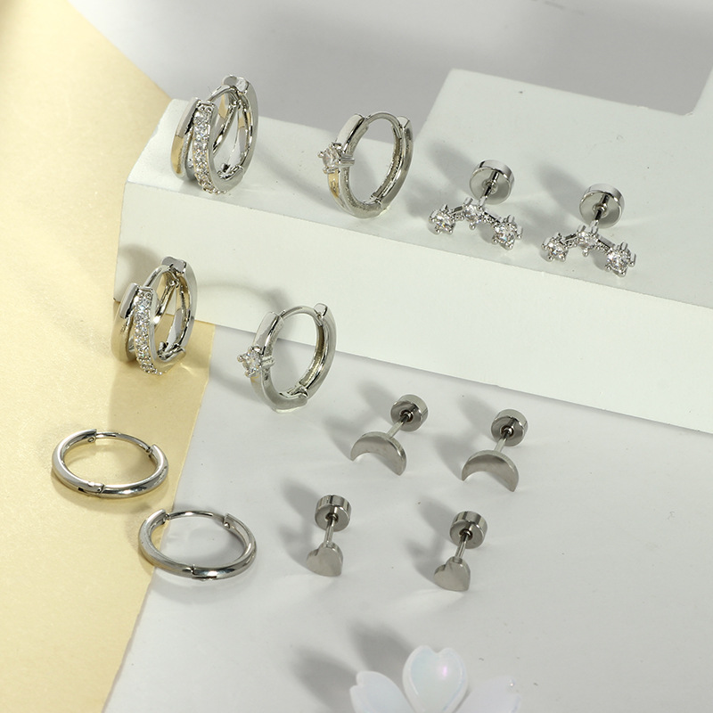 Labret piercing jewelry detail image