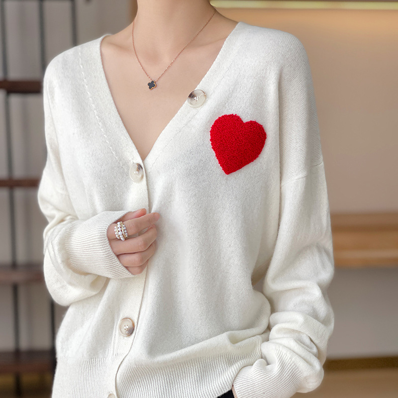 2024 Autumn/Winter New Women's Wool Cardigan V-Neck Wool Sweater Heart Pattern Knitted Sweater Single-Breasted Sweater Coat